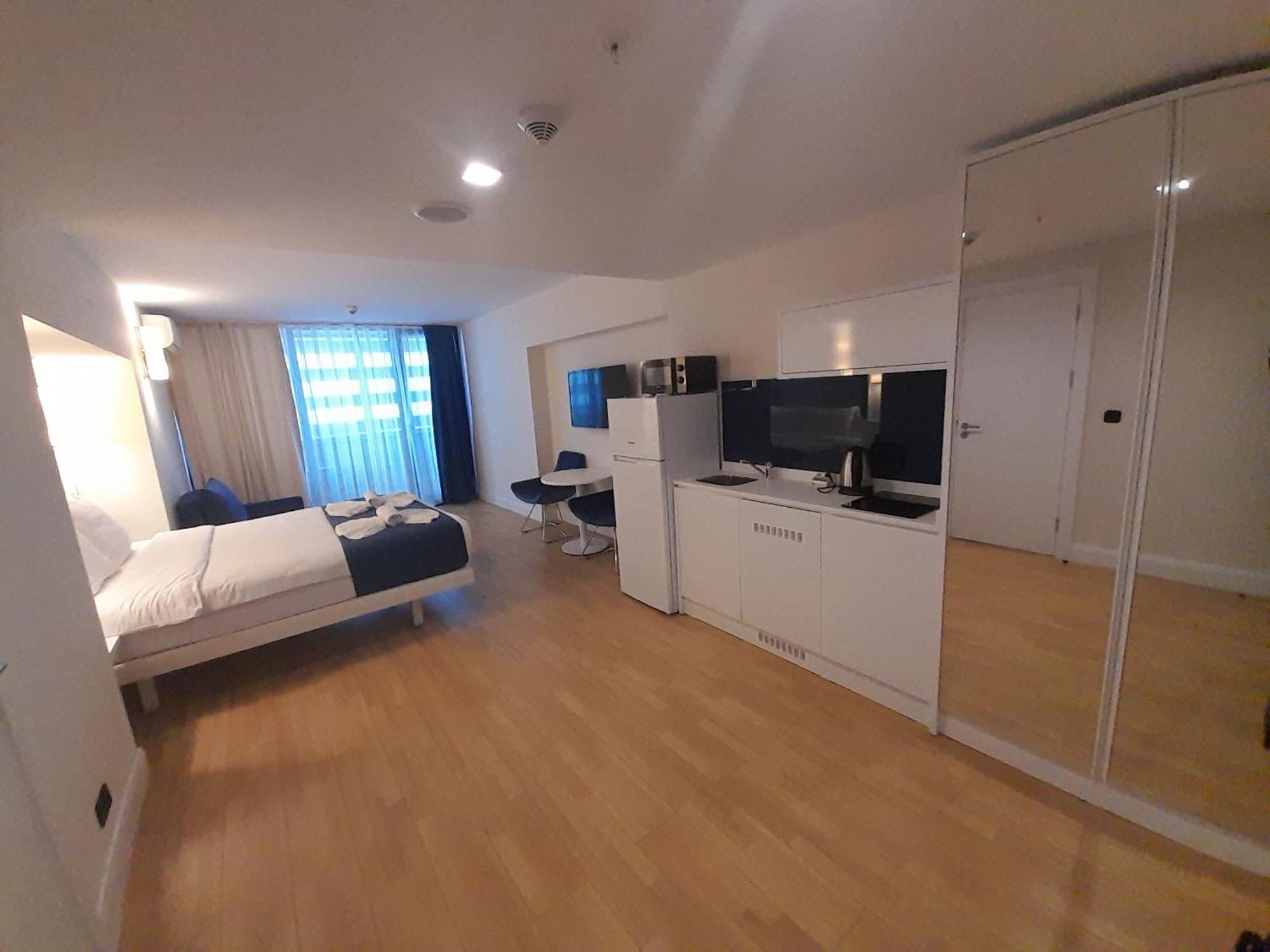 Smart Aparthotel Orbi City Batumi Exterior foto