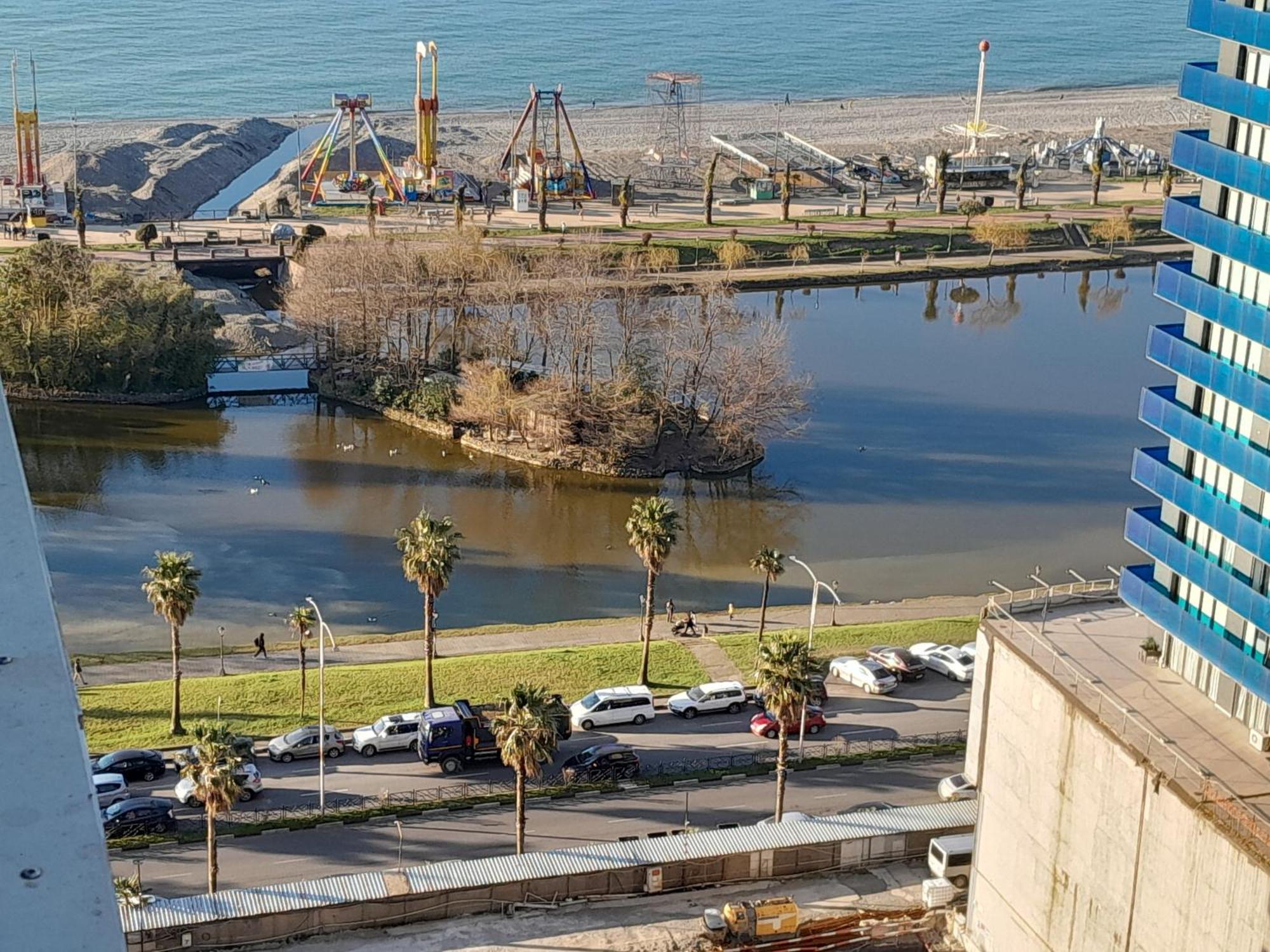 Smart Aparthotel Orbi City Batumi Exterior foto