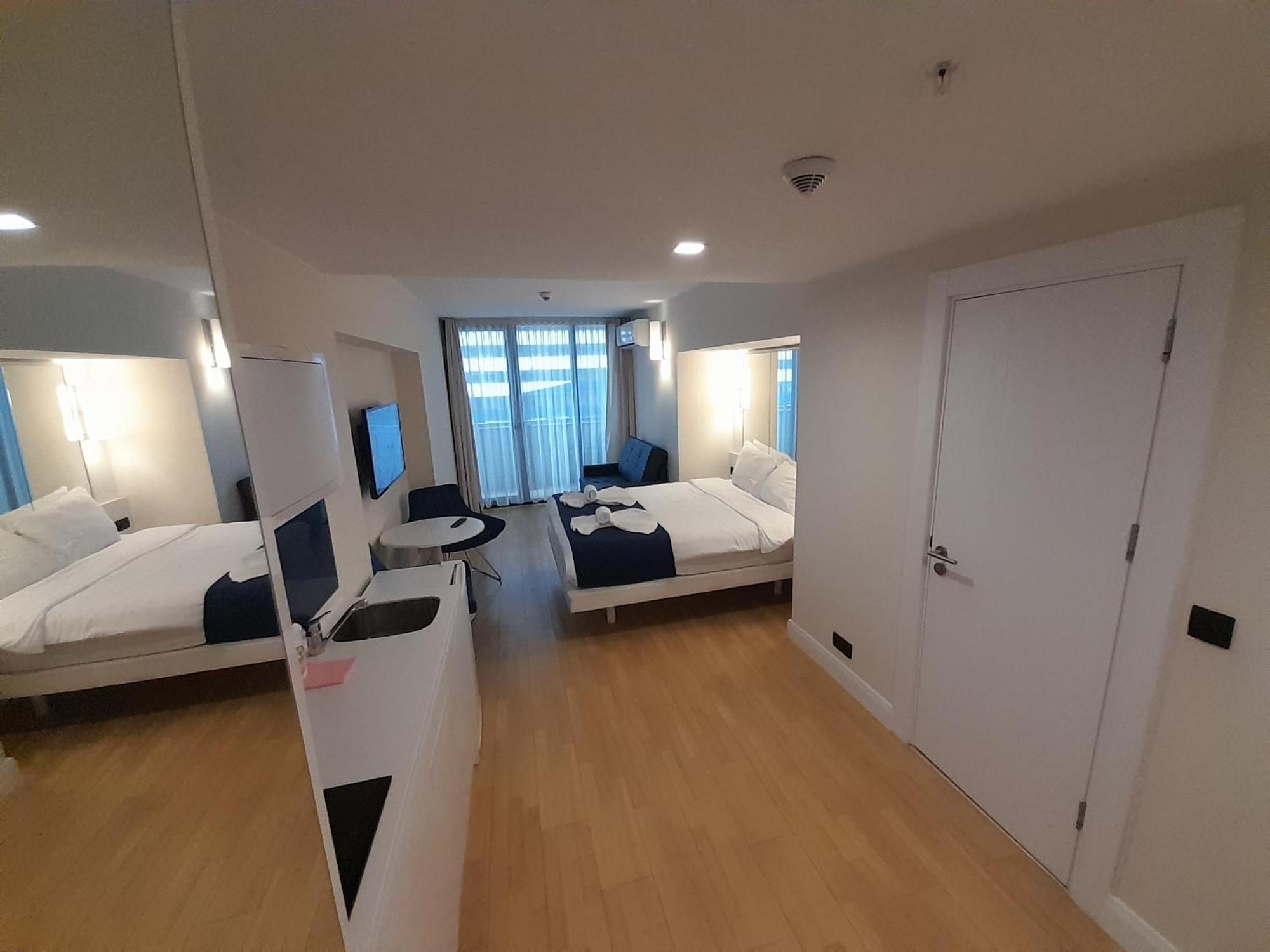 Smart Aparthotel Orbi City Batumi Habitación foto